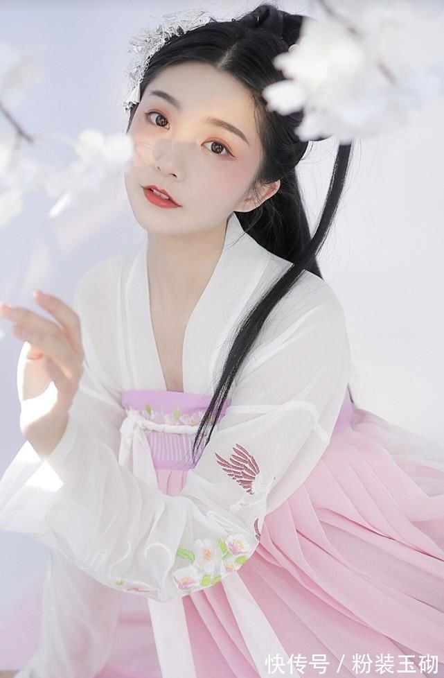 汉服&穿奶奶亲手做的汉服,却被汉服娘喷“山”,汉服圈戾气这么重?