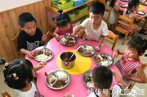 人际交往|长大自私没出息的孩子,吃饭时会有这3种表现,第一种就遭人厌恶