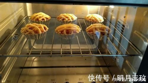 搅拌均匀|这款简单、易操作的苹果派,酸酸甜甜的,全家都喜欢吃