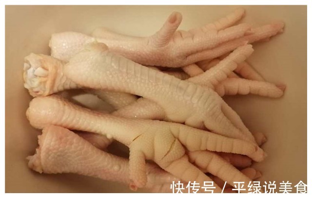 鸡爪最好吃的做法,软烂又入味,上桌瞬间被抢光,老公孩子都爱吃