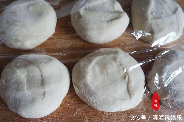 破皮|馅饼这样做才不破皮,皮薄馅足不露馅,原来和面也有小技巧