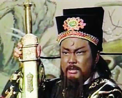 公公|儿子就是你的“尚方宝剑”,别傻傻的还相信男女平等,不存在的