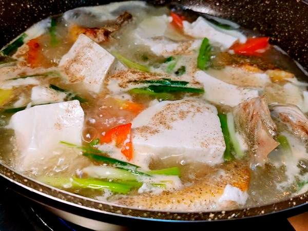鱼炖豆腐,怎么煮都好吃,冷水或热水下锅才能最美味呢?