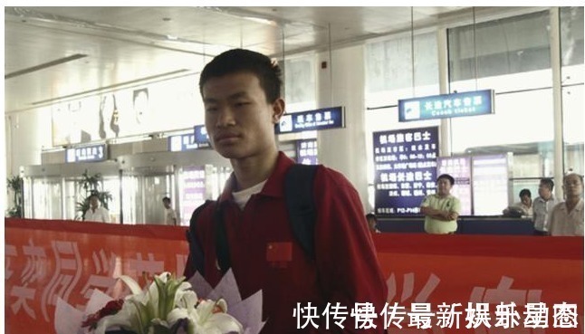 天才!韦东奕在北大教学,其收入曝光,天才的价值不该用金钱衡量