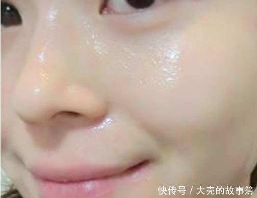 当药店不起眼的开塞露遇上它,大妈睡前来擦一下,醒来斑点消失