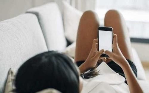 玲玲|女孩几岁开始“停止长高”不是18岁,首次月经才是停滞关键