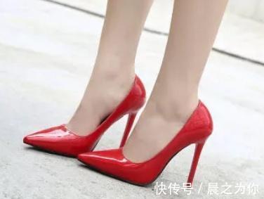 尖头 精心设计的尖头细跟鞋,彰显奢华的时尚质感!