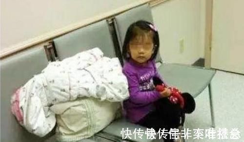 分娩|宝妈产房内分娩,5岁女儿独自在门外等待,孩子的话让人哽咽了