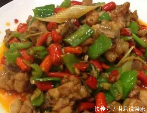 排毒养颜|女性不想大肚鼓鼓，常吃3种美食，清理肠胃，排毒养颜，甩掉肚腩