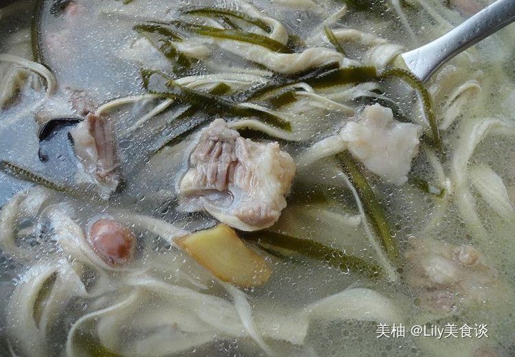  装盘备用|冬天不喝这碗汤可惜了，一大碗下肚暖胃又暖身，还补钙、增强体质