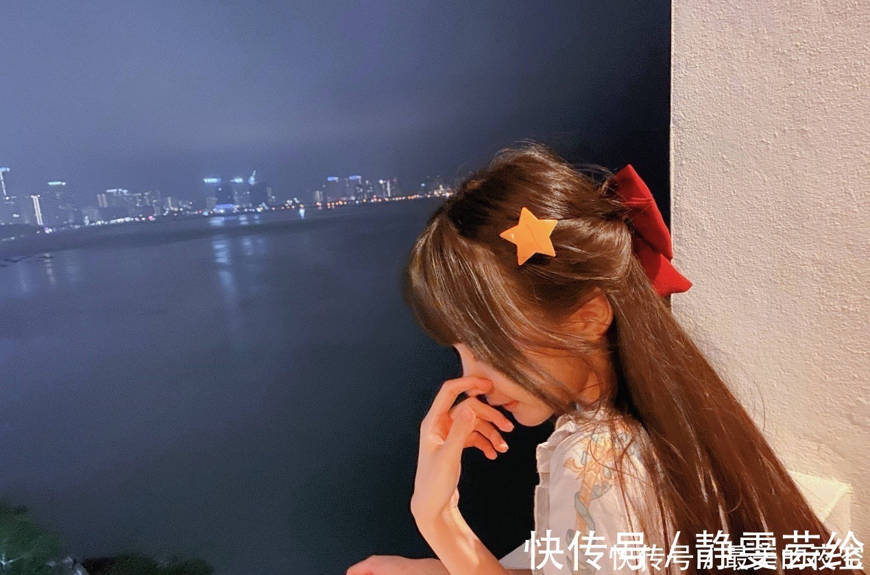 萝莉|真富婆!蔡萝莉搬家一堆JK裙放不下,直接1块钱打包送