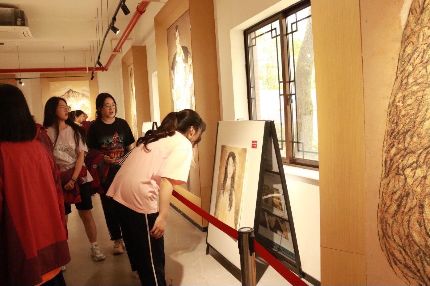 岩画|用泥艺再现奉城红色历史 甬源泥彩融创作品展开展