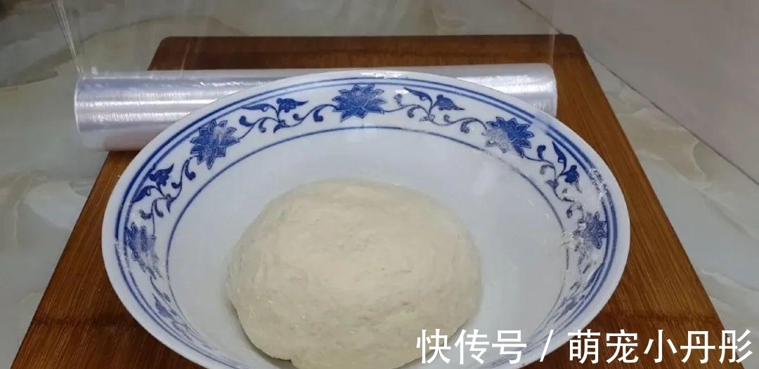 保鲜膜|以后面粉就这样做,一次炸一锅,个个香酥掉渣,比油条麻花还好吃