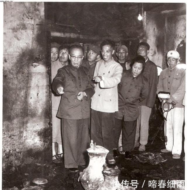 新诗&抛开郭沫若身上争议,他取得的成就有多高?鲁迅给出了自己的答案