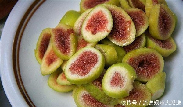 女性担心老太快,常吃三种食物,排毒养颜,营养又健康