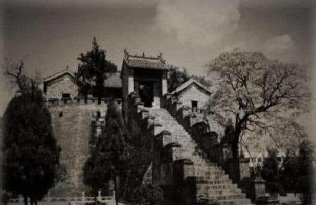 炮弹|中国一座破旧的老庙,日军连发13枚炮弹都没爆炸,进去一看吓得跪拜