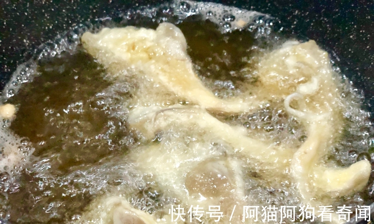 面糊|炸蘑菇时,不要直接下锅炸,多加一步,口感又香又脆不回软
