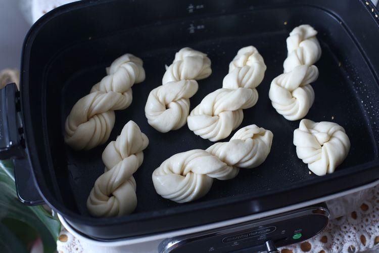 花卷不要总是蒸着吃，用平底锅做的花卷，酥脆好吃