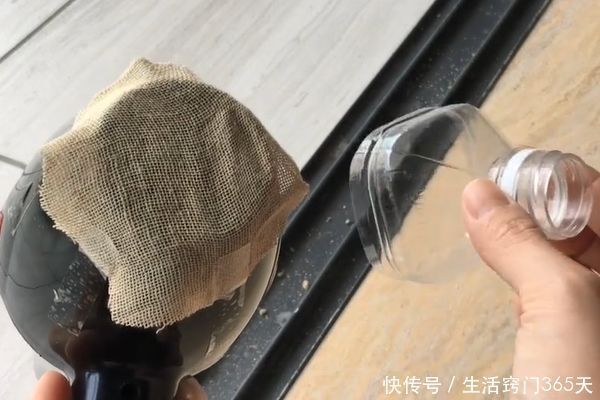 在门口放一个塑料瓶,解决了家家户户的难题,学会受用一生!