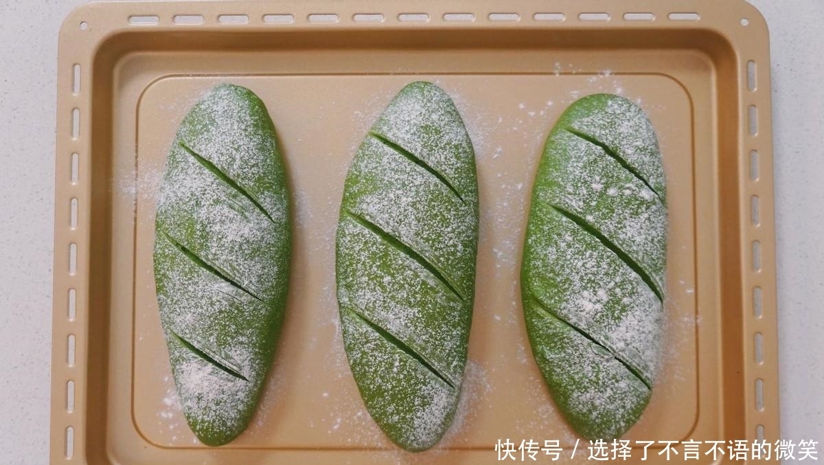 这款抹茶麻薯软欧,简单好做,满满坚果馅,好吃还不腻