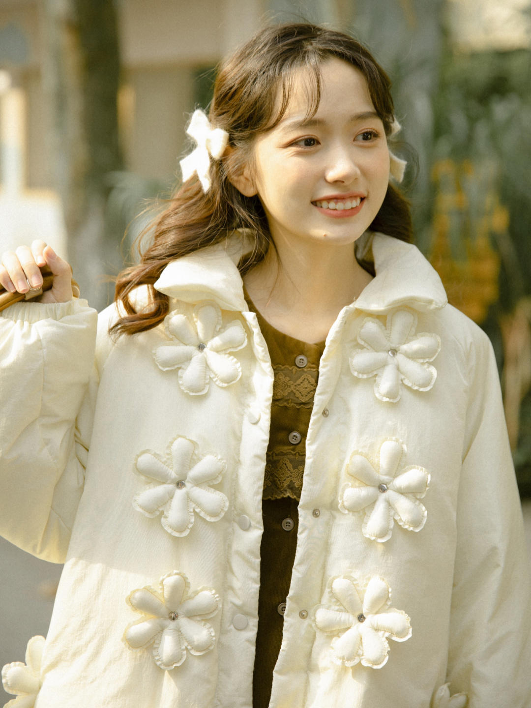 穿搭|降温没“羽绒服”真不行,少女们都爱这4个款,青春洋溢又保暖