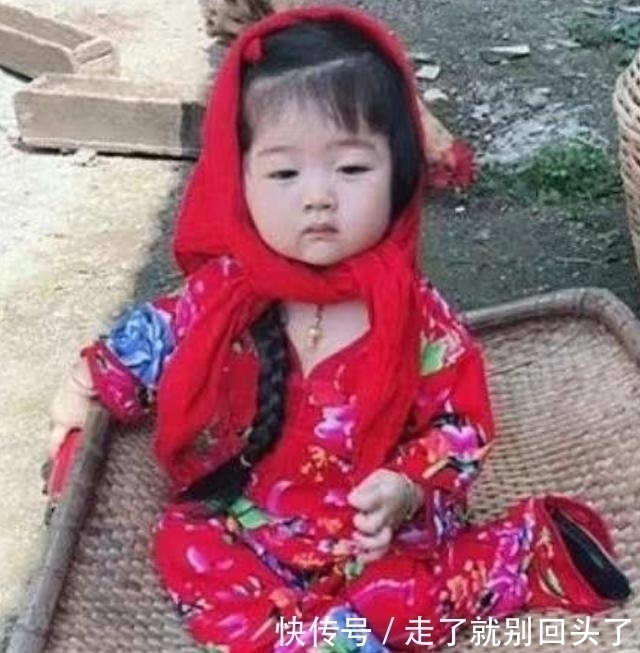 年轻人|萌娃被送下乡给姥姥带,姥姥在朋友圈秀娃,妈妈看完快哭了