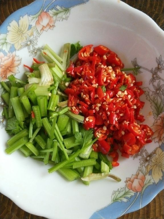  就算是再节约，这5种食物放久了，也别吃了！