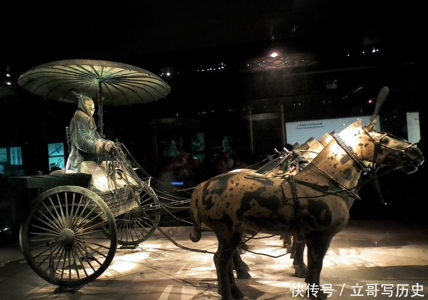 首词|李煜:3年时间,从“笑话”到“神话”,他只用十几首词就做到了