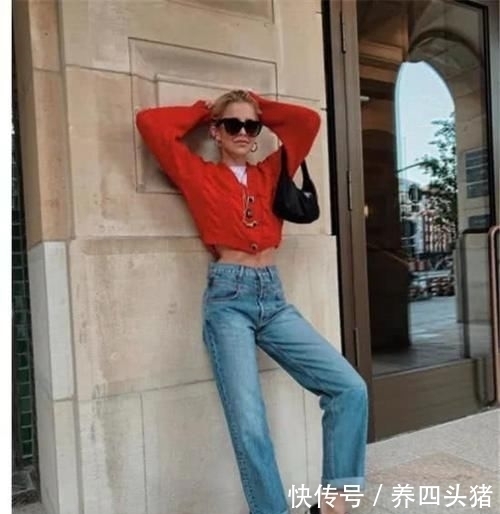 早春别穿卫衣了,很土今年流行这几款上衣,内搭外穿都好看