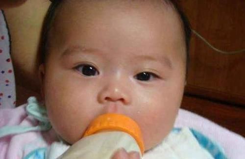 火开关|宝宝身上有2个“清火开关”，父母常揉按，赶走火气，孩子身体好