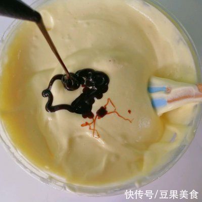 做法简单零失败的不粘模具一样轻松烤戚风蛋糕