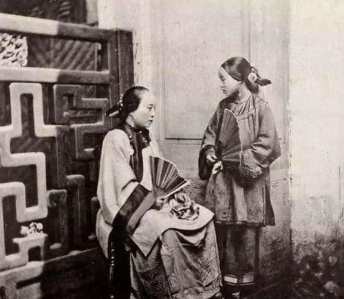 何仕文|她为老外生4个儿子,却被他抛弃,儿子成富豪后表示:只做中国人