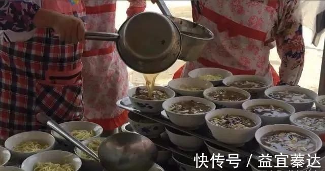 面条这样吃才叫香，农村秘制卤面，大厨详解，出锅那一刻，看饿了