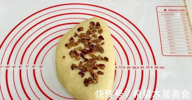 司康|美味的英式点心红枣司康在家做，可口美味，制作简单！