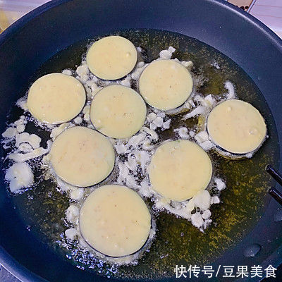 #我心中的冬日限定#宴客菜 年夜饭必备 炸茄盒 鱼香茄盒