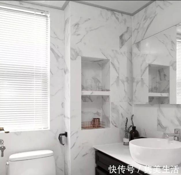 收纳|头一次见在卫生间墙上这样设计收纳，省钱实用不占空间，太聪明了