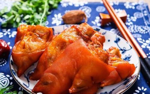 做卤水很简单，只要记得加4种香料，不管卤啥肉，鲜香又入味