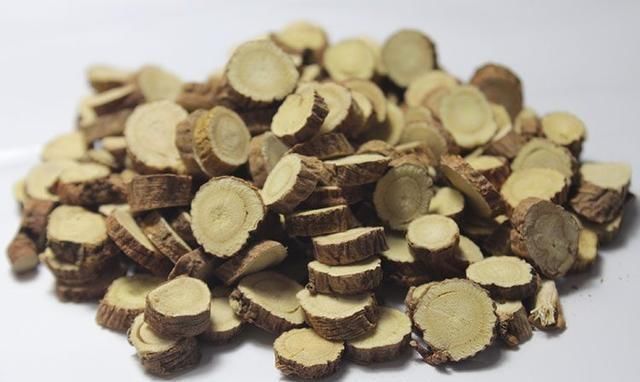 承气汤|蒲公英被称为“药草皇后”,泡水喝加一宝,消炎抗菌效果直翻倍