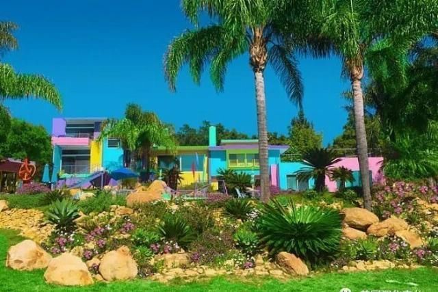 色彩|美国艺术家把自家改造成彩虹屋这色彩,意外的辣眼好看啊