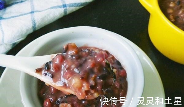 中秋过后吃剩月饼不要扔,教你一招,秒变剩月饼,软乎乎又香甜!