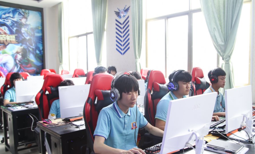 孩子|把电竞赶出中国！网友：像极了二十年前那批不让孩子学计算机的人
