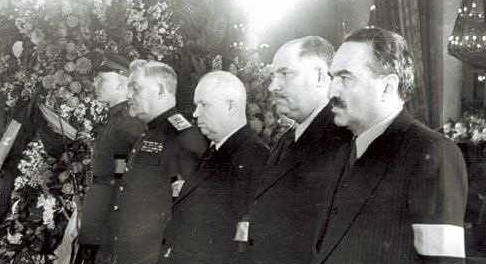 苏联|斯大林葬礼老照片图一是斯大林遗体,图六是斯大林的棺材