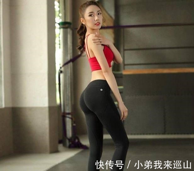 小姐姐 随性甜美的打底裤美女,秀出迷人曲线,尽显完美气质!