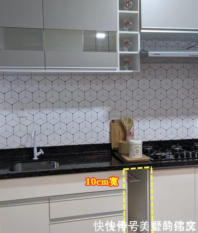 水槽|我为啥没想到?在厨房水槽和燃气灶间留10cm宽,小洞口大作用!