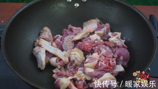 酸笋老鸭煲最好吃的做法,简单美味又下饭,看看你喜欢吃不