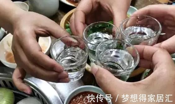 心血管疾病|10个人里有4个高血脂,医生直言:若想降血脂,需要坚持2件事