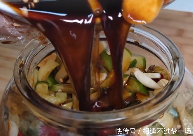 无水无油|腌萝卜条的家常做法,简单易学,酸甜口味,超级下饭