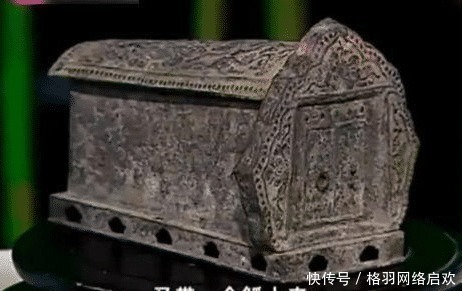 鉴宝现场现“九龙拉棺”,专家吓得话筒拿不稳,博物馆都不敢放
