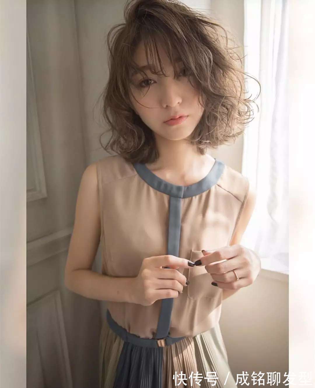 发型|发量少的女人尽量别留这三种发型,显老又土气,这五款减龄又洋气