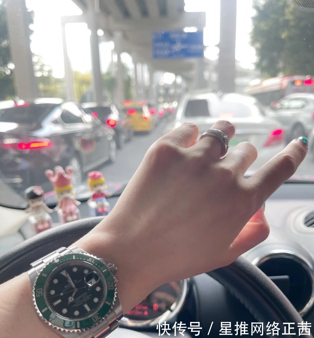 绿水鬼|浪琴康卡斯的是什么档次?和劳力士比起来,谁更适合年轻男士搭配